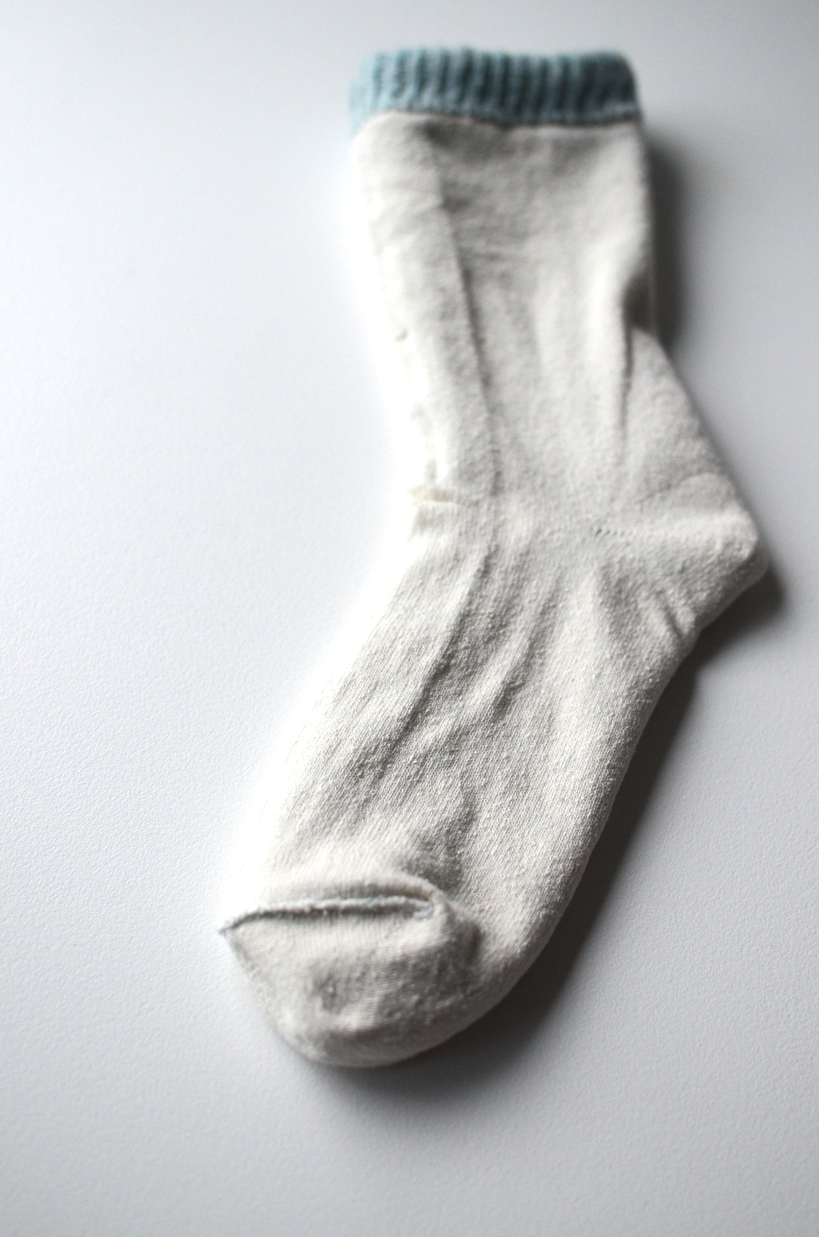 SILK LAYERED Natural wool socks.(2111TA)