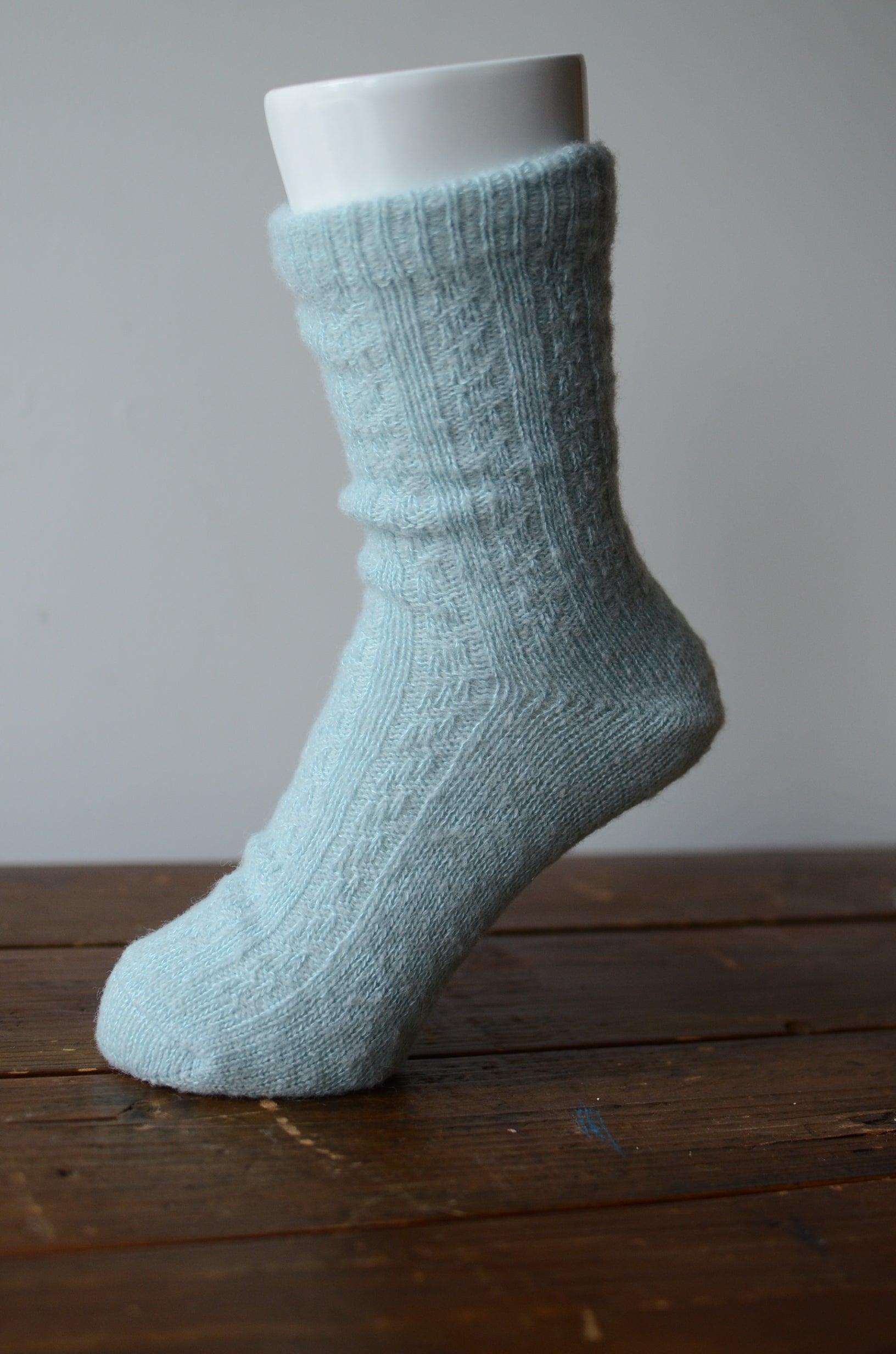 SILK LAYERED Natural wool socks.(2111TA)