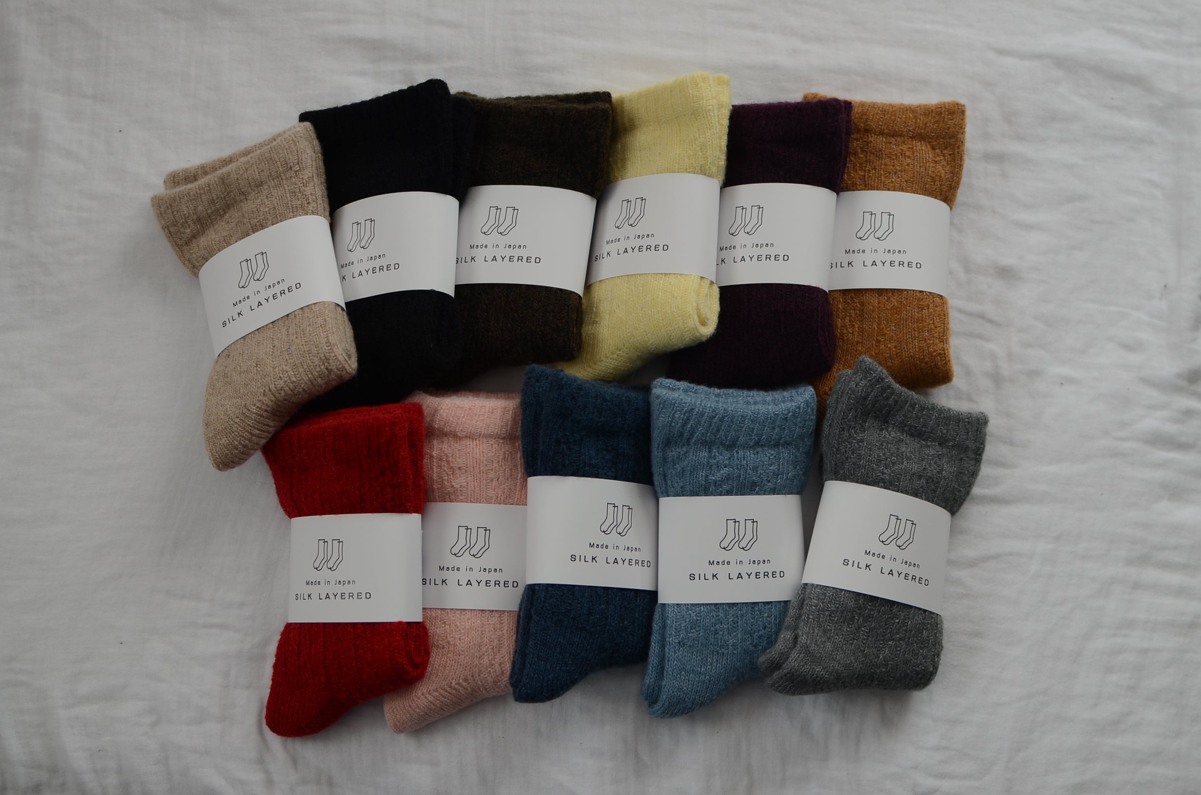 SILK LAYERED Natural wool socks.(2111TA)