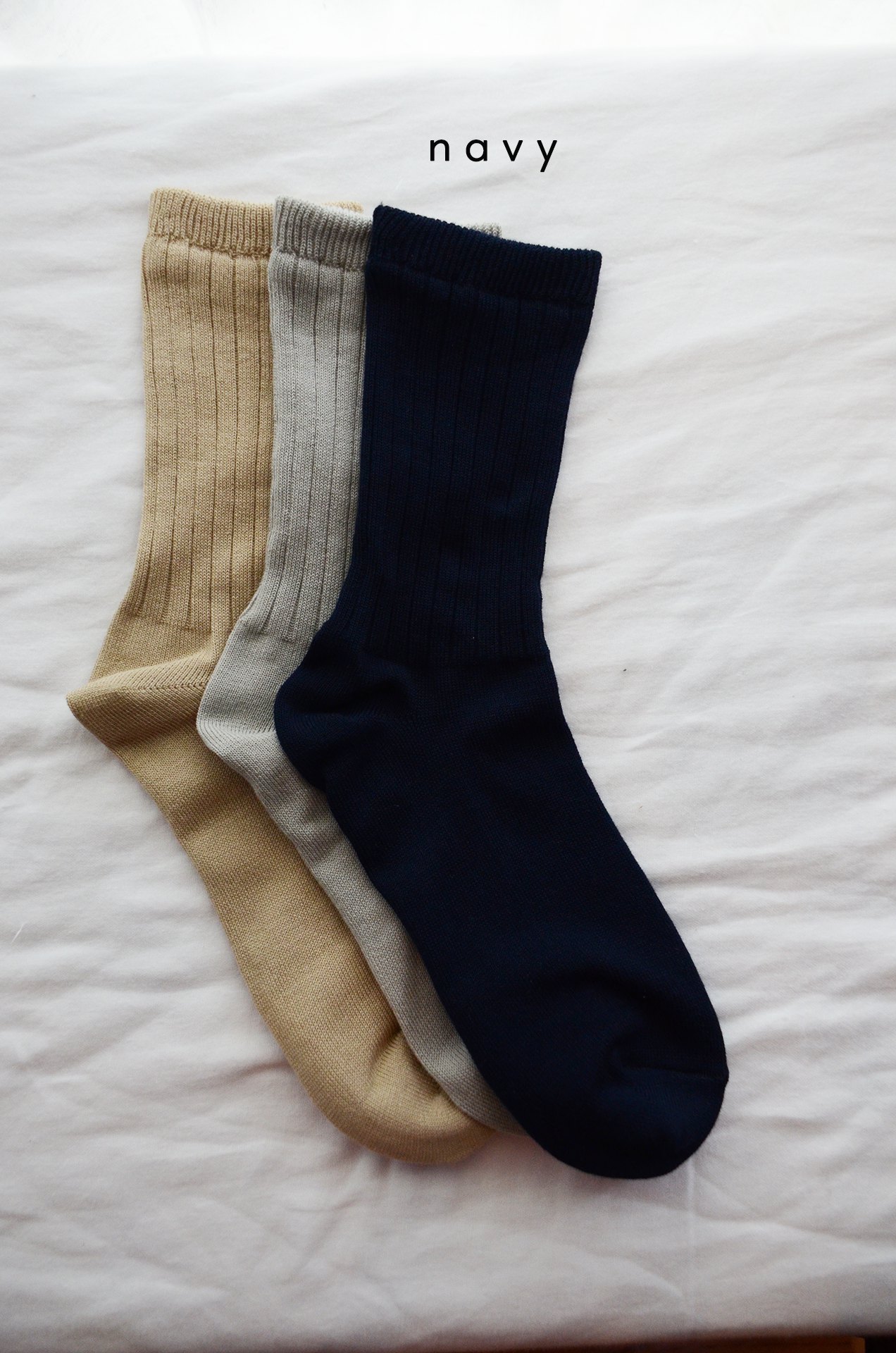 Smooth and comfortable, finest silk double socks 