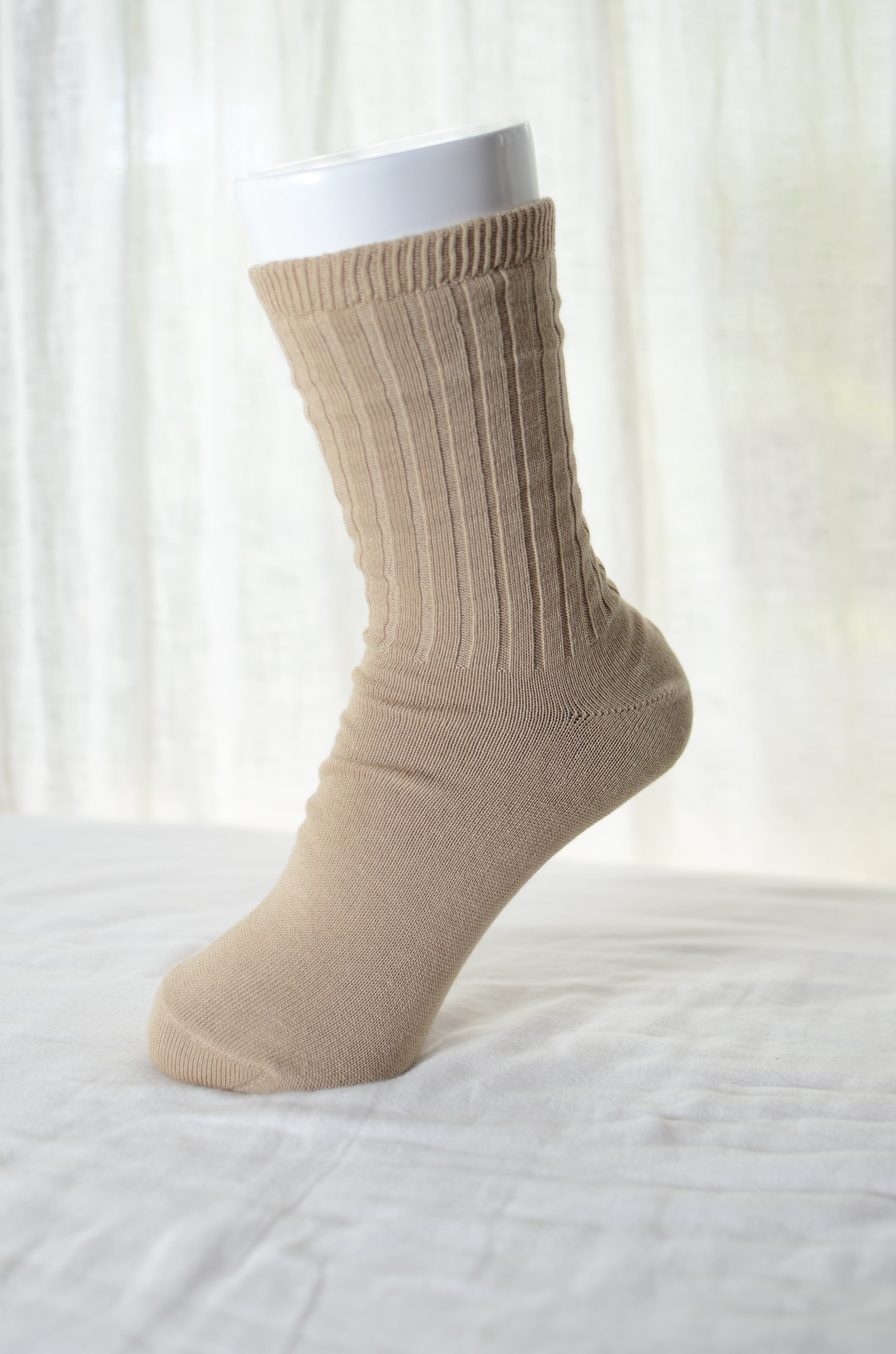 Smooth and comfortable, finest silk double socks 