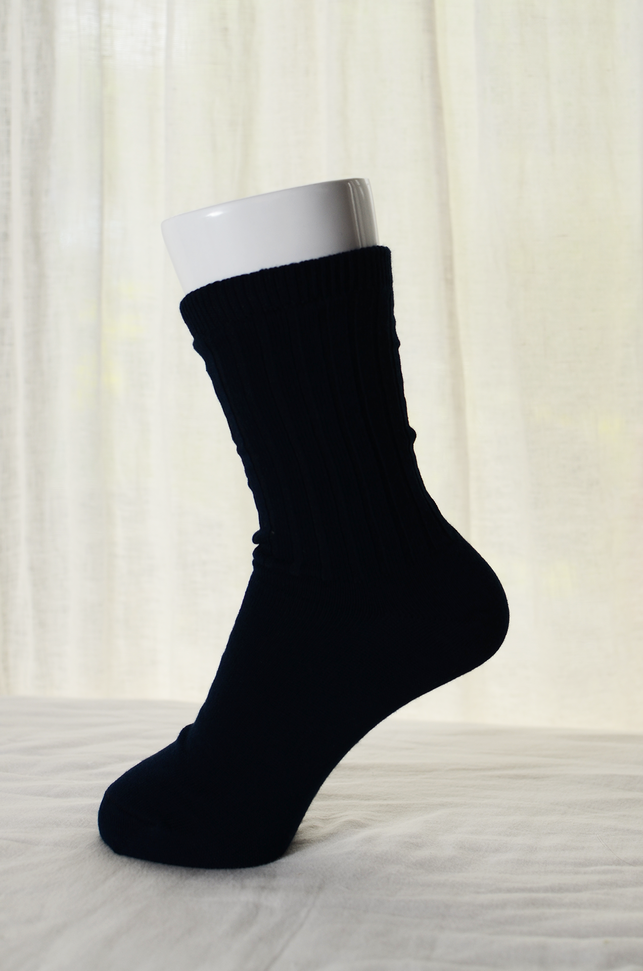 Smooth and comfortable, finest silk double socks 